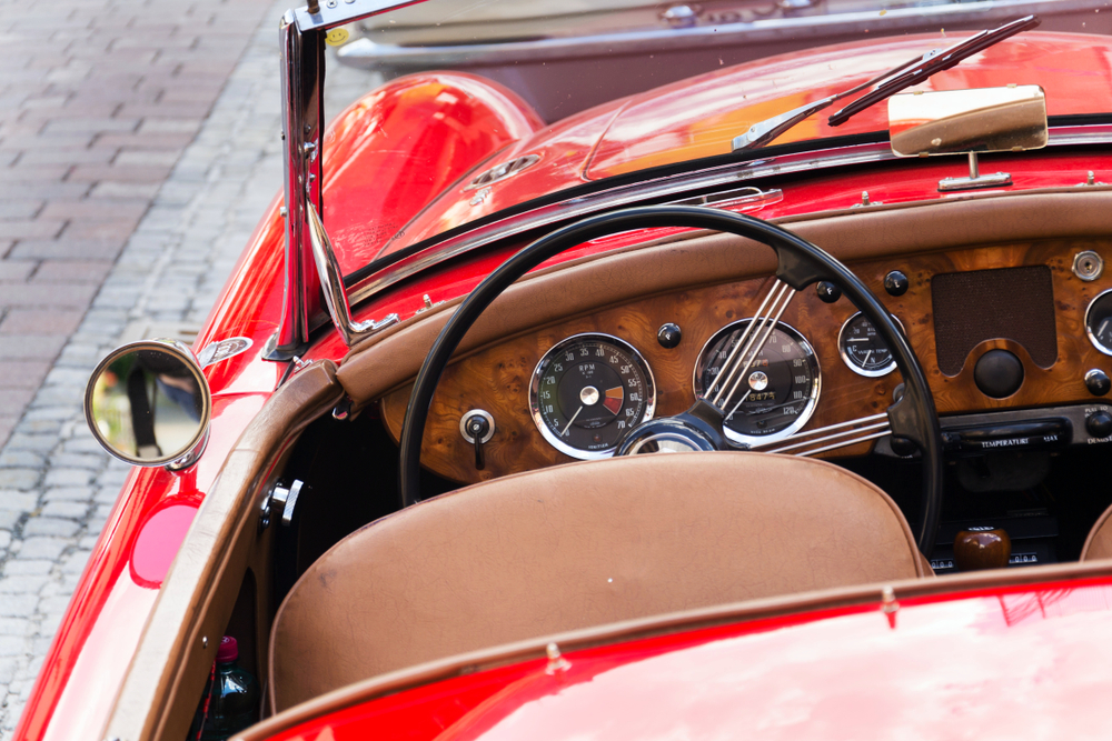 Ce que vous devez savoir avant d'acheter une voiture classique