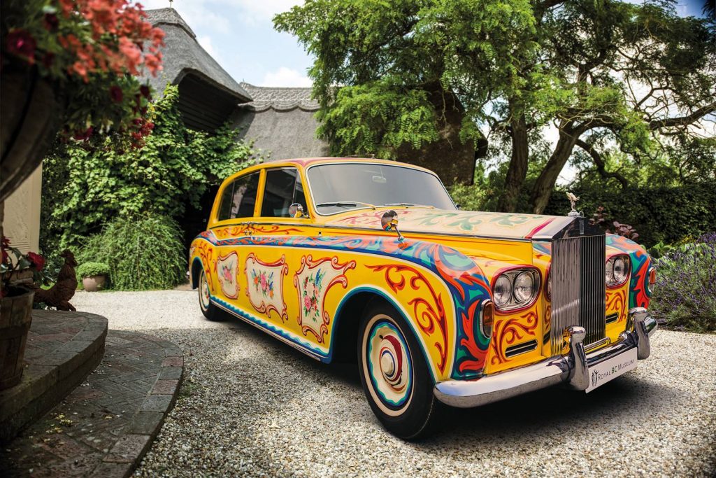 Comment la Rolls-Royce Phantom V de John Lennon est devenue un classique controversé de la customisation.