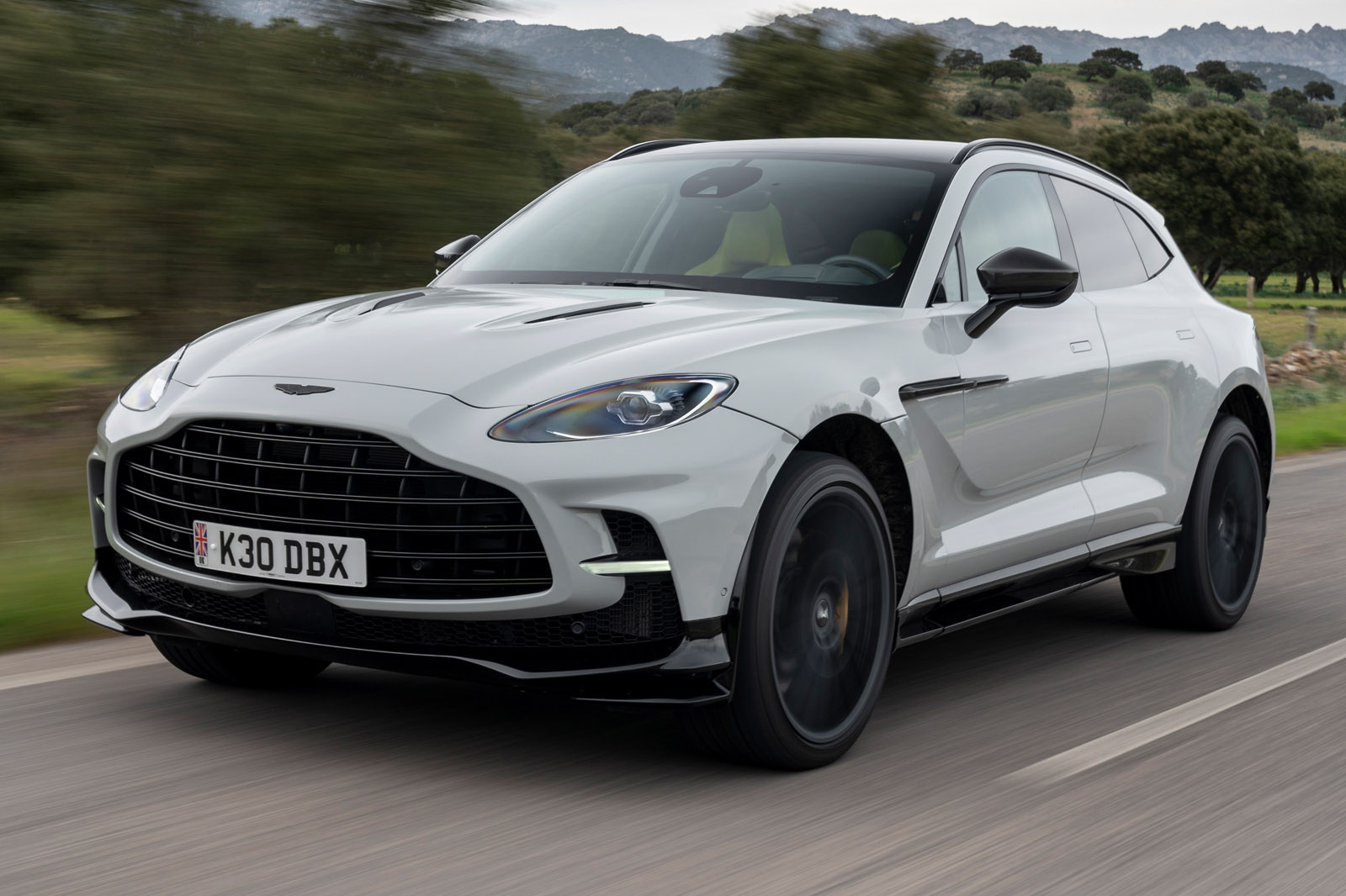 Aston Martin DBX 707 Authentic Roads