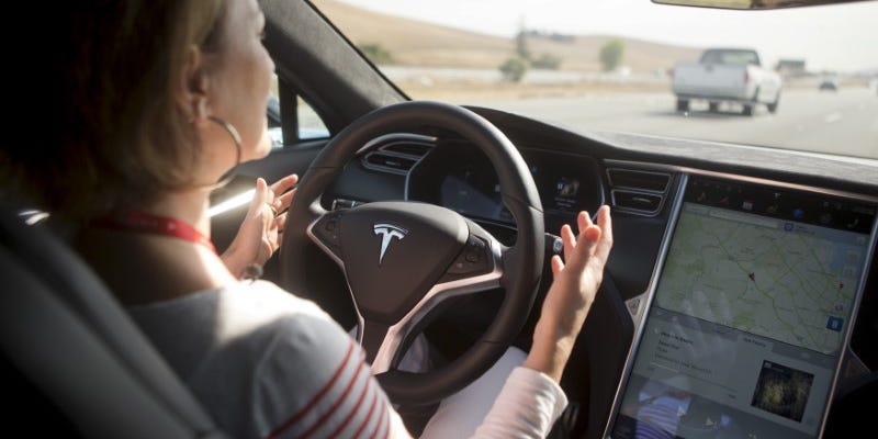 Les plans de Tesla pour le lancement de la technologie de conduite entièrement autonome en Chine pourraient rapporter 2 milliards de dollars d’ici 2030 et stimuler son cours en bourse.