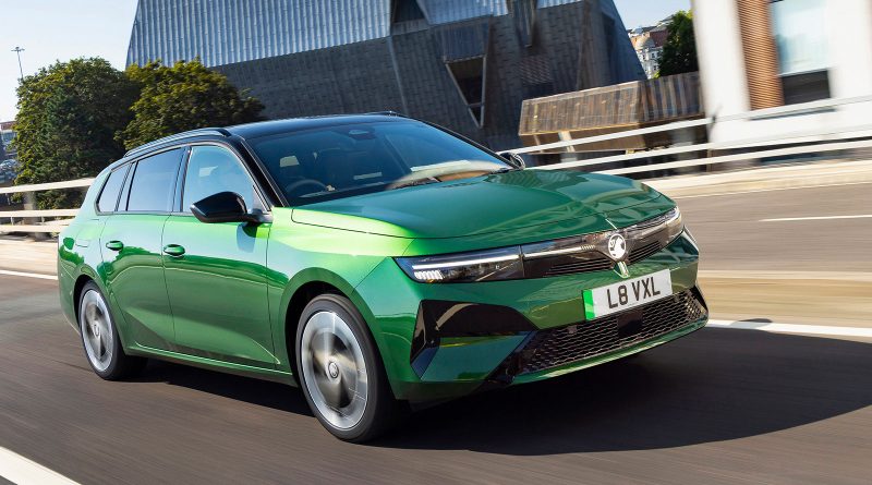 Essai de la Vauxhall Astra Electric Sports Tourer : une autonomie accrue pour un grand classique britannique