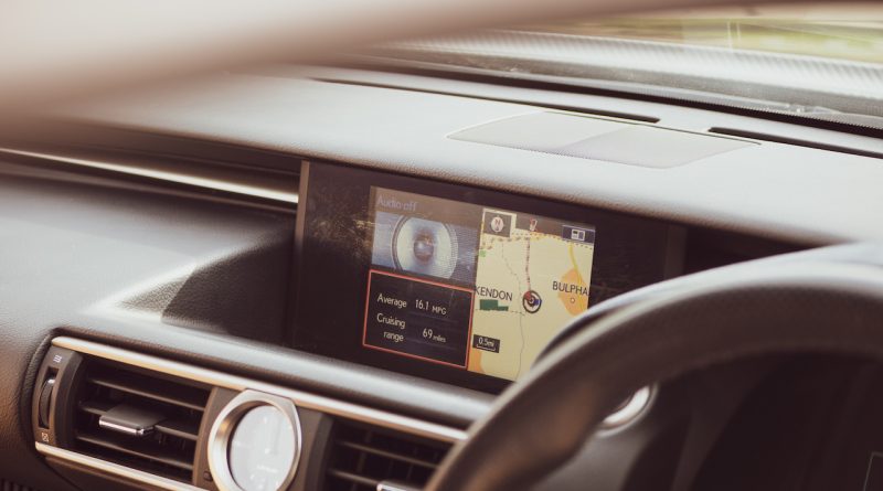 Les technologies automobiles indispensables pour les voyages en voiture et les circuits touristiques