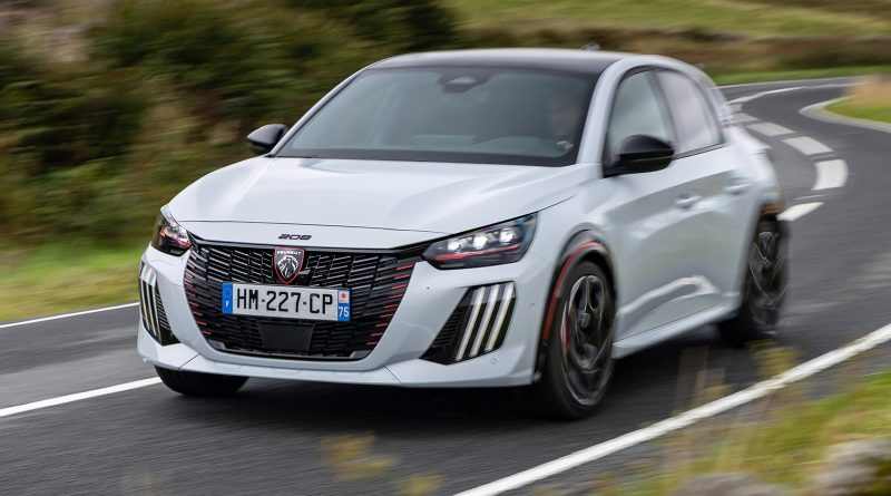 Essai de la Peugeot e-208 GTi : cette « petite bombe » est une digne héritière de la 205